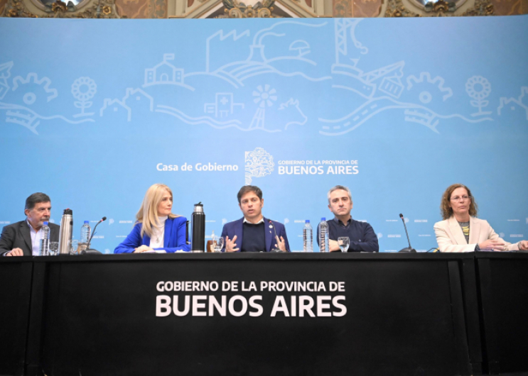 Kicillof junto a Magario, Larroque, Sileoni y Brumana.