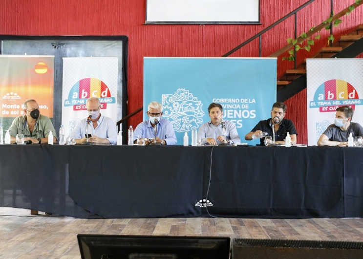 Kicillof en reunión con intendentes en Monte Hermoso