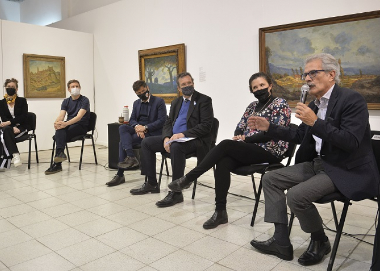 Axel Kicillof junto a ministros y representantes de la cultura