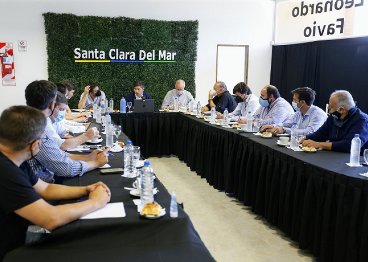 Kicillof y su gabinete se reunieron con intendentes de la Costa