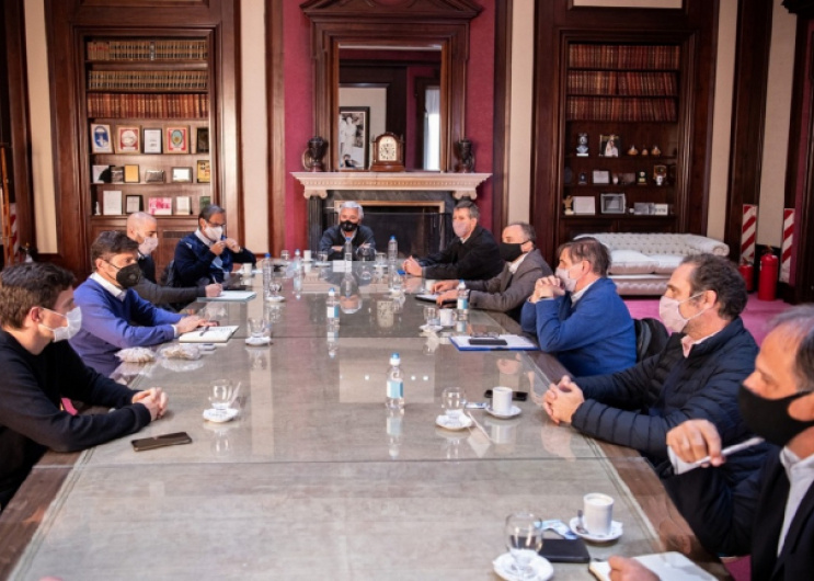 Kicillof y Costa se reunieron con representantes de las cadenas de producción y comercialización de bienes de consumo masivo