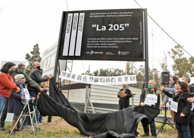 Imagen del descubrimiento del cartel de señalización 