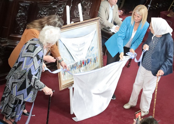 El Senado bonaerense homenajeó a las Madres y Abuelas de Plaza de Mayo