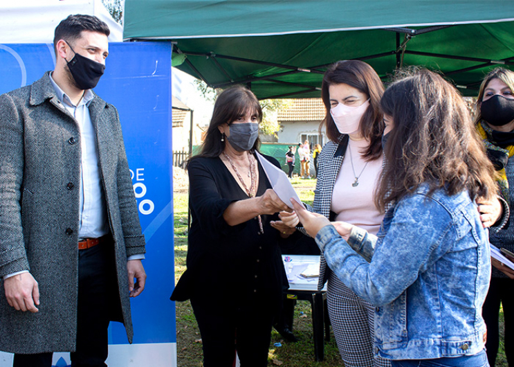 Operativo de documentación en Moreno