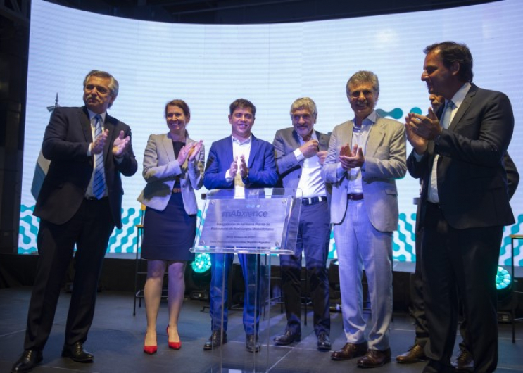 El gobernador Axel Kicillof acompañó al presidente, Alberto Fernández, durante la inauguración una planta en Garín.