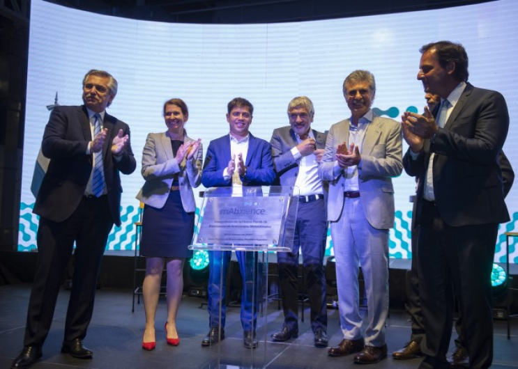 El gobernador Axel Kicillof acompañó al presidente, Alberto Fernández, durante la inauguración una planta en Garín.