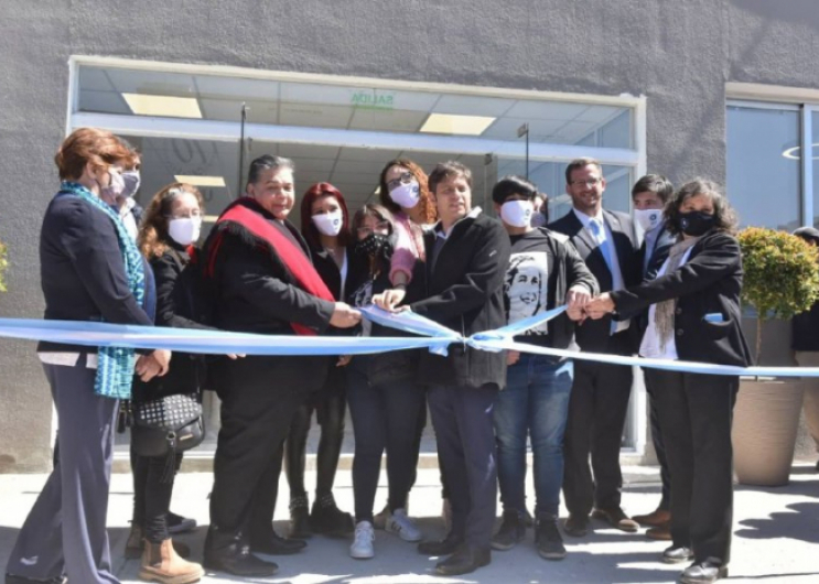 Thea participó de la inauguración de la biblioteca de la UNPaz