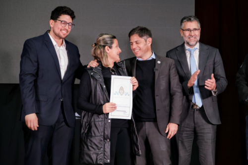 Kicillof entregó 207 escrituras sociales en Florentino Ameghino