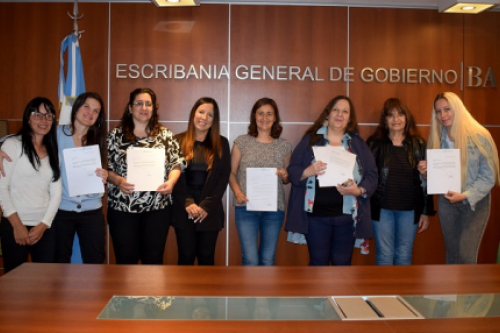 certificados a practicantes en la escribania