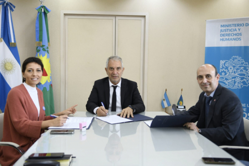 Alak firmó un convenio con el municipio de Quilmes y la UNQ