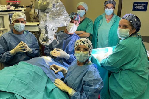 El equipo del hospital de Esteban Echeverría durante el trasplante.
