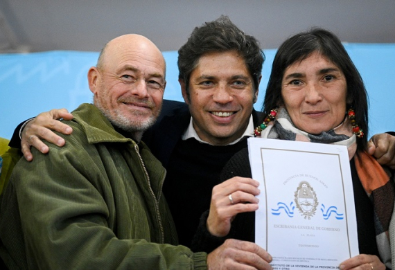 Kicillof gestionó más de cien escrituras para familias Henderson.