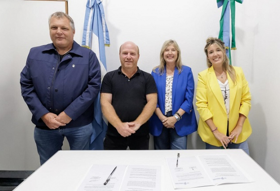 Alvarez Rodríguez firmó convenios de cooperación con los intendentes de Mar Chiquita y Pila