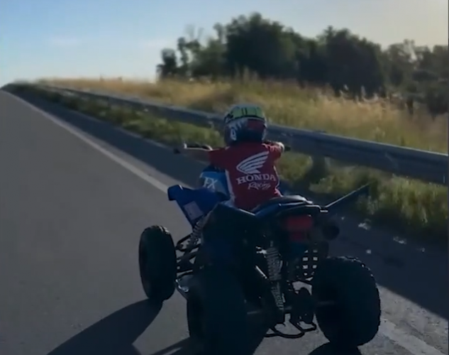 La conducta deliberada del padre puso en riesgo la vida del niño y de terceros. La conducta deliberada del padre puso en riesgo la vida del niño y de terceros.