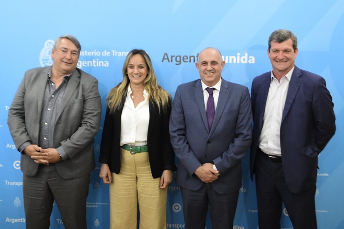 D'Onofrio, Guerrera, Galmarini y Vittor en la rúbrica del acuerdo.