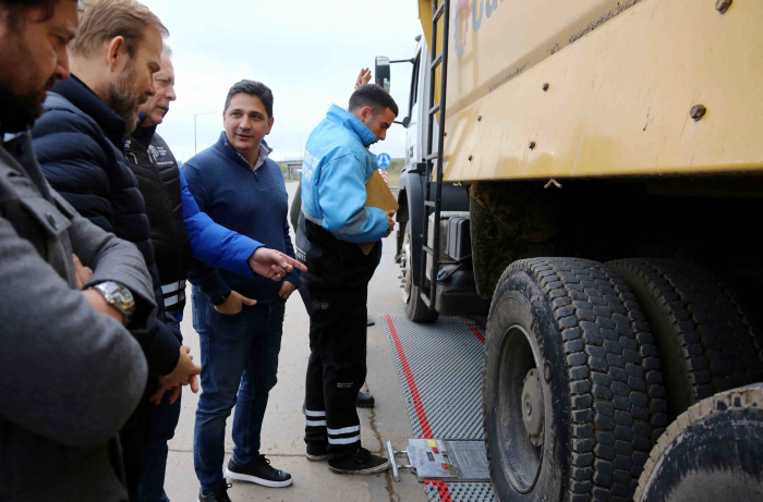 Marinucci y Granados supervisaron el operativo de pesaje de cargas.