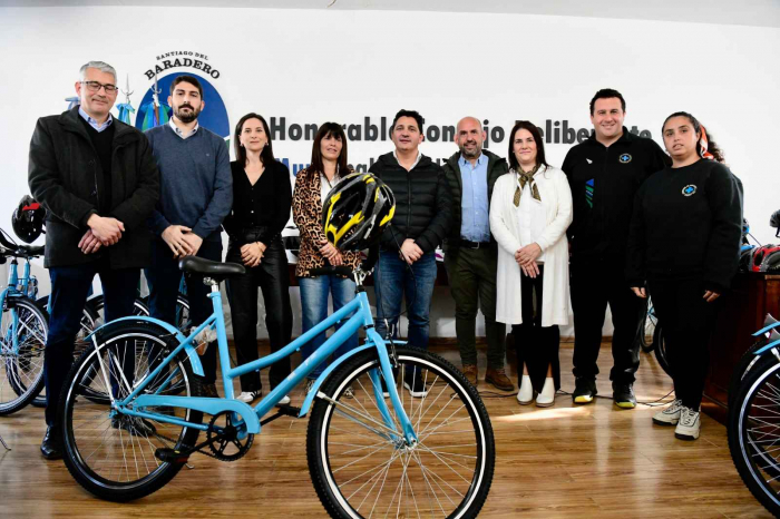 Marinucci, acompañado por Sanzio, impulsó la eco movilidad en Baradero.
