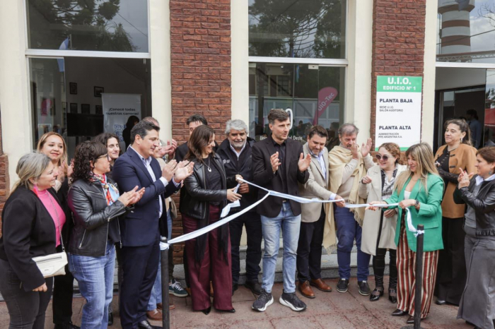Marinucci junto a Ghi, Correa, Gambaro y autoridades de Morón.