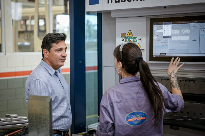 Marinucci celebró la incorporación de personal femenino en la producción.
