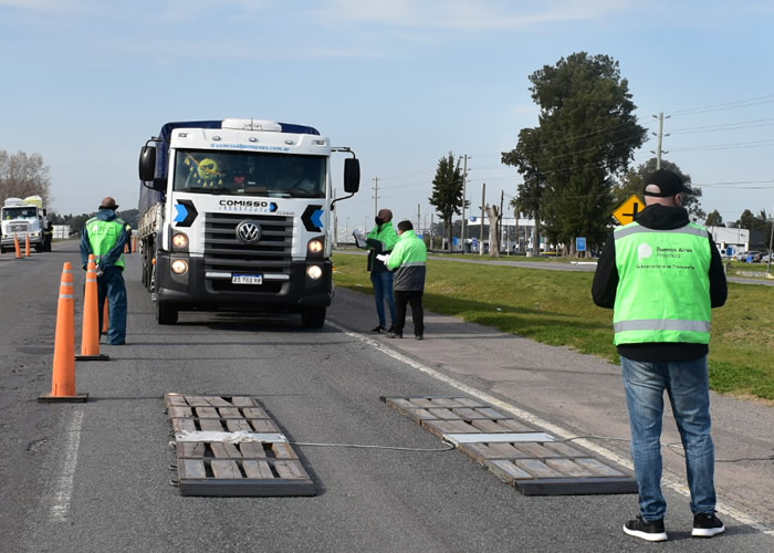 Se realizó un operativo de control de camiones de carga en Ruta 2.