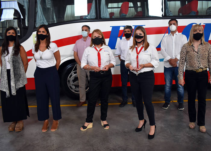 Transporte reconoció a dos conductoras de colectivos de la empresa El Acuerdo SA