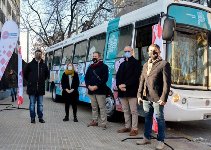 El subsecretario de Transporte, Alejo Supply, participó de entrega de colectivo al ministro Gollán