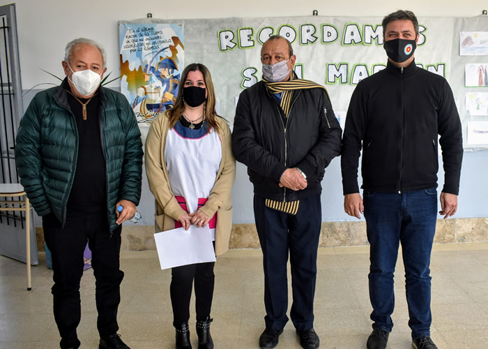 Transporte entregó 15 mil libros de seguridad vial en Tres Arroyos